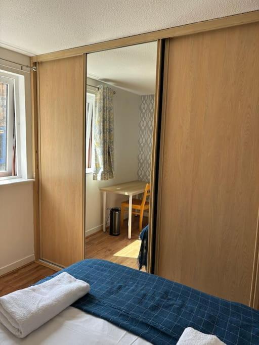 Quiet Central Apartment For Upto 4 People エディンバラ エクステリア 写真