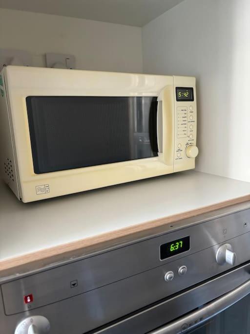 Quiet Central Apartment For Upto 4 People エディンバラ エクステリア 写真